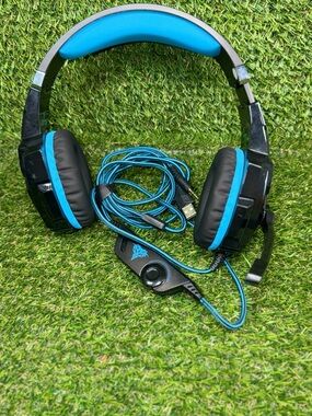 This Bengoo G9000 gaming headset Whit prominent LED lighting - Used